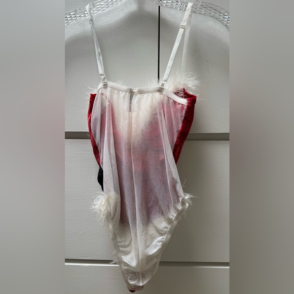 Vintage Christmas red velvet lingerie from Fredrick’s of Hollywood in size S - Picture 2 of 3